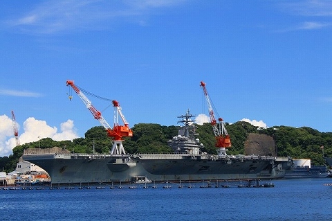 横須賀の 軍港めぐり で潜水艦や空母を見てきました 福ふくろう